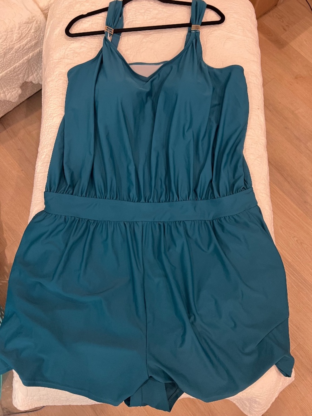 BloomChic NWT One Piece Swim with Pockets Size 26